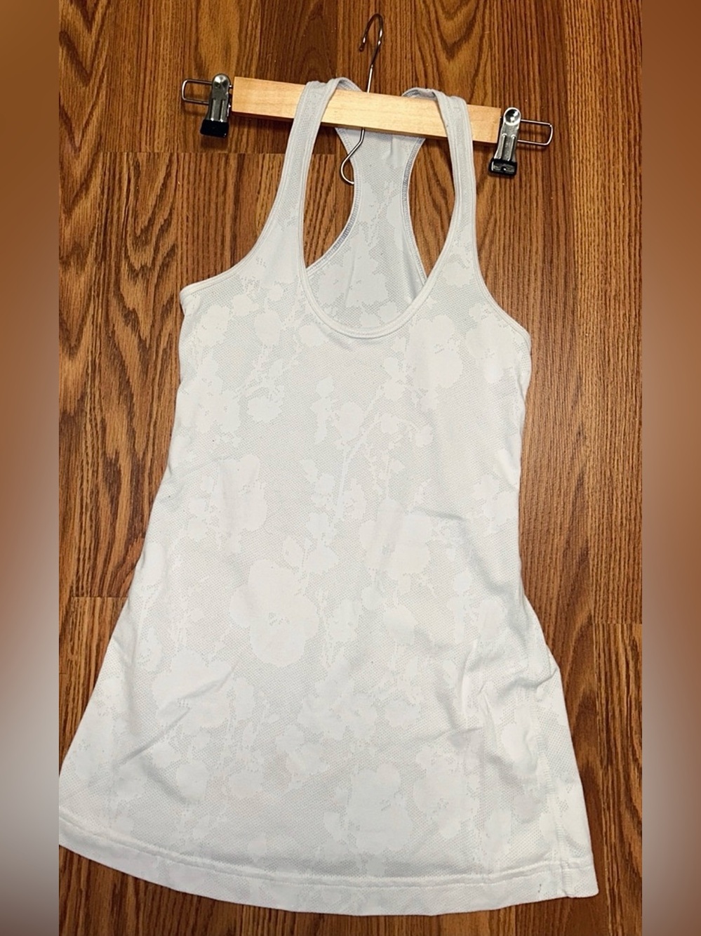 Lululemon Racerback White Floral Mesh Racerback Tank (size 4)(XS)